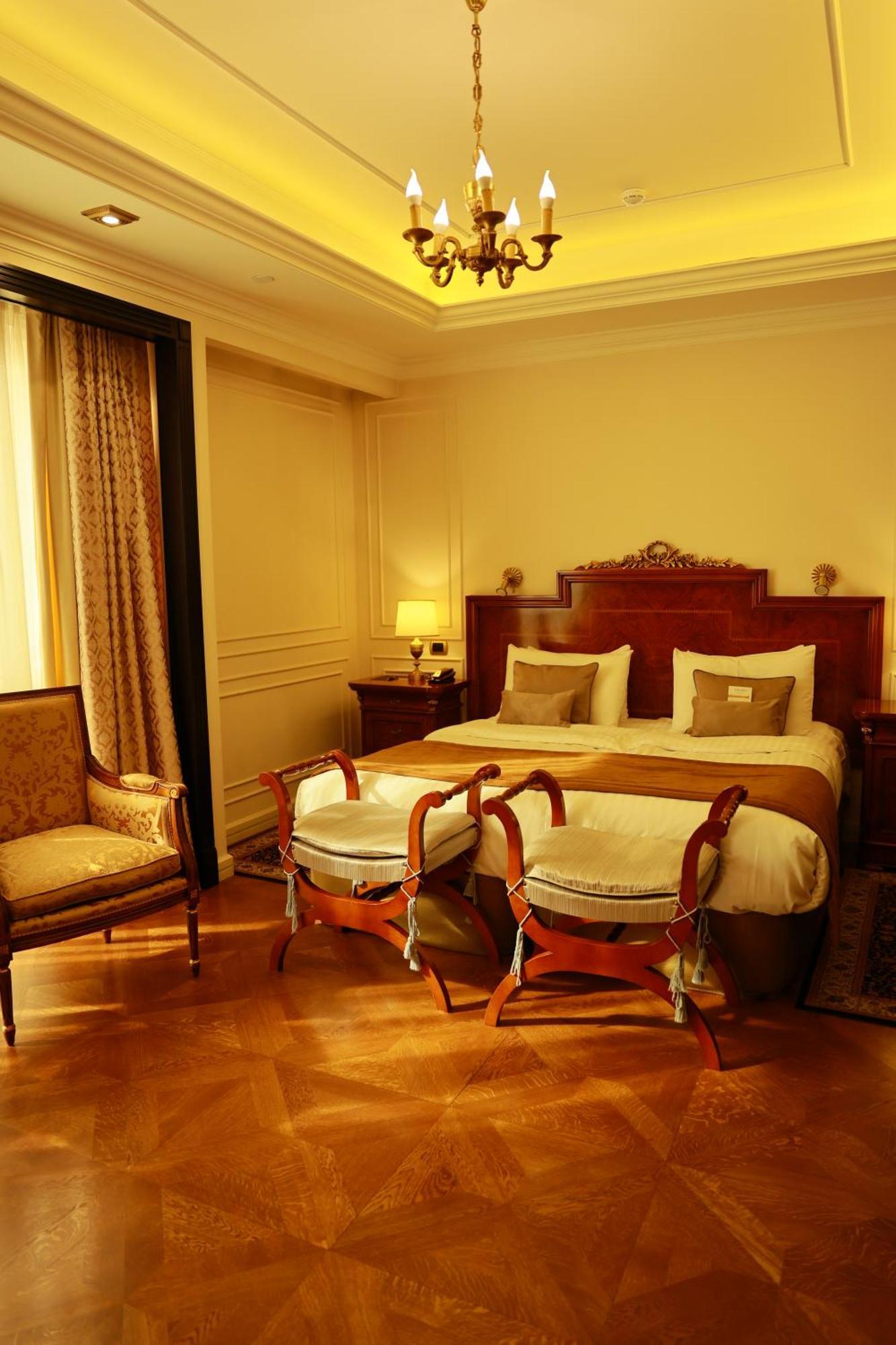 Golden Palace Hotel Erivan Exterior foto