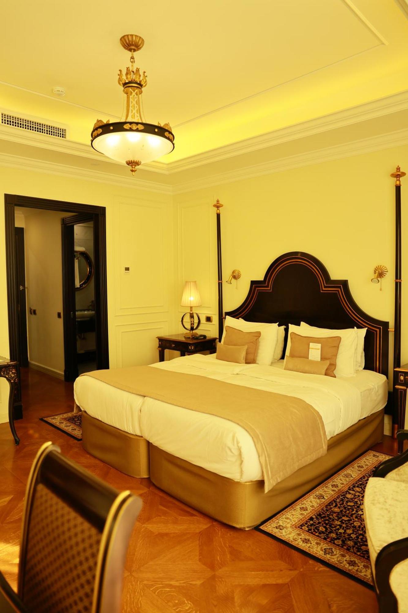 Golden Palace Hotel Erivan Exterior foto